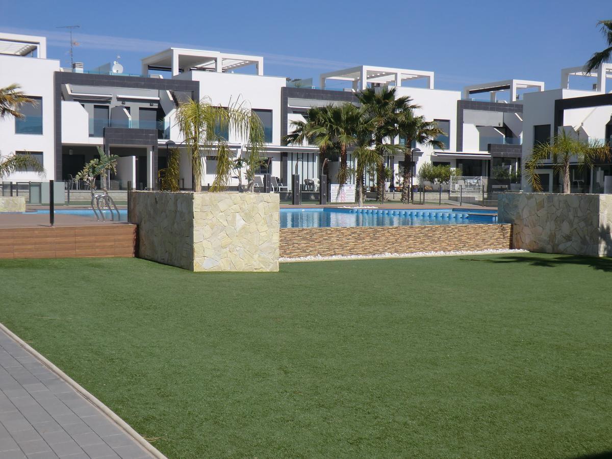 Casas Holiday - Oasis Beach Orihuela Exterior photo